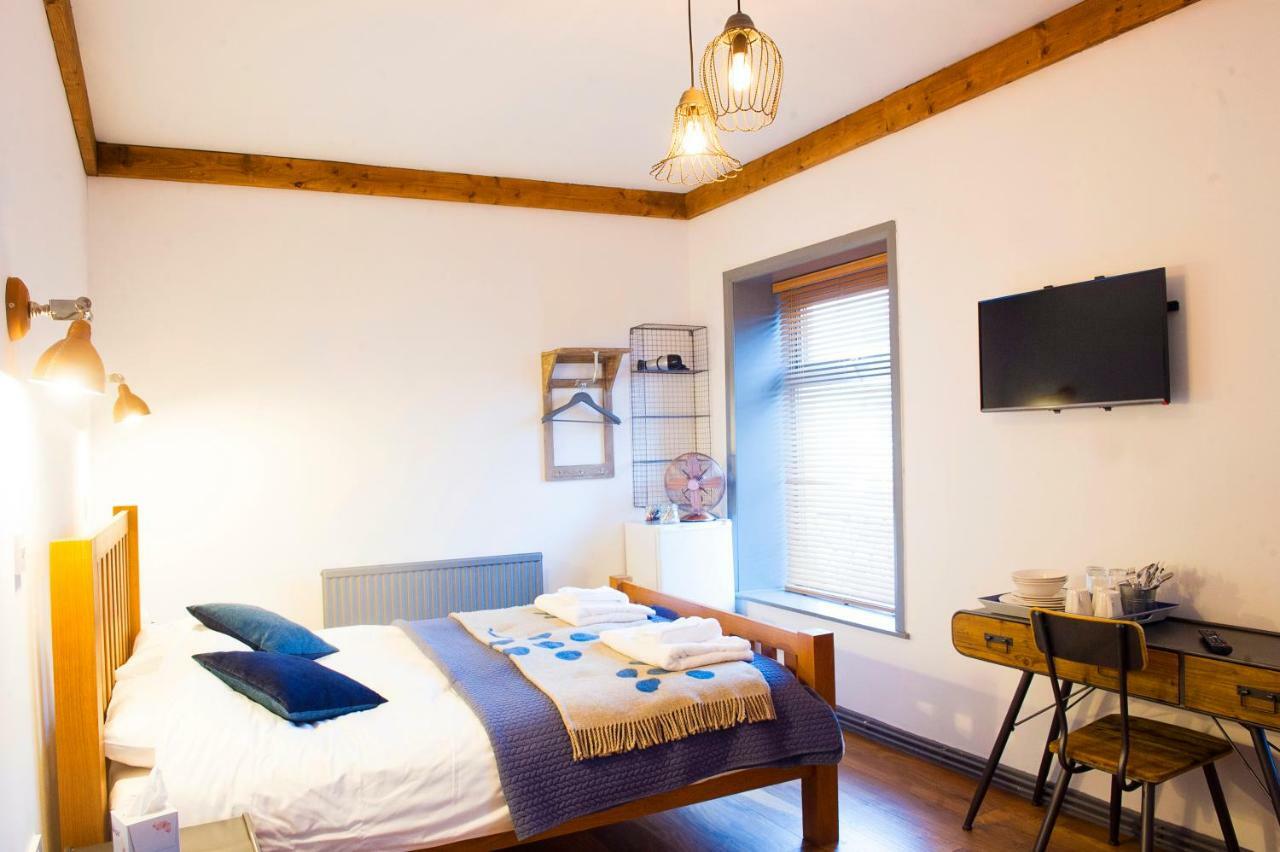 Bed and Breakfast Nik The Greek Burry Port Zewnętrze zdjęcie